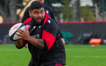 Sebastien Taofifenua dans le groupe